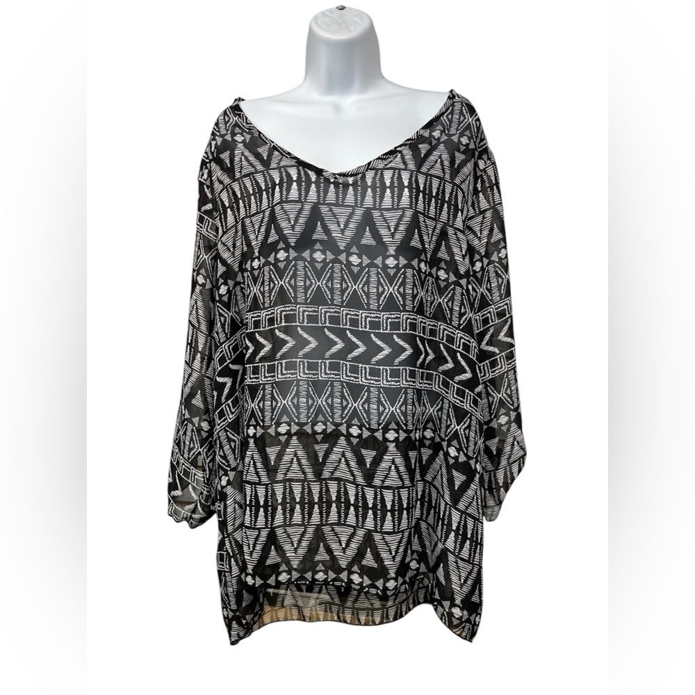Free Kisses semi-sheer blouse size 2X